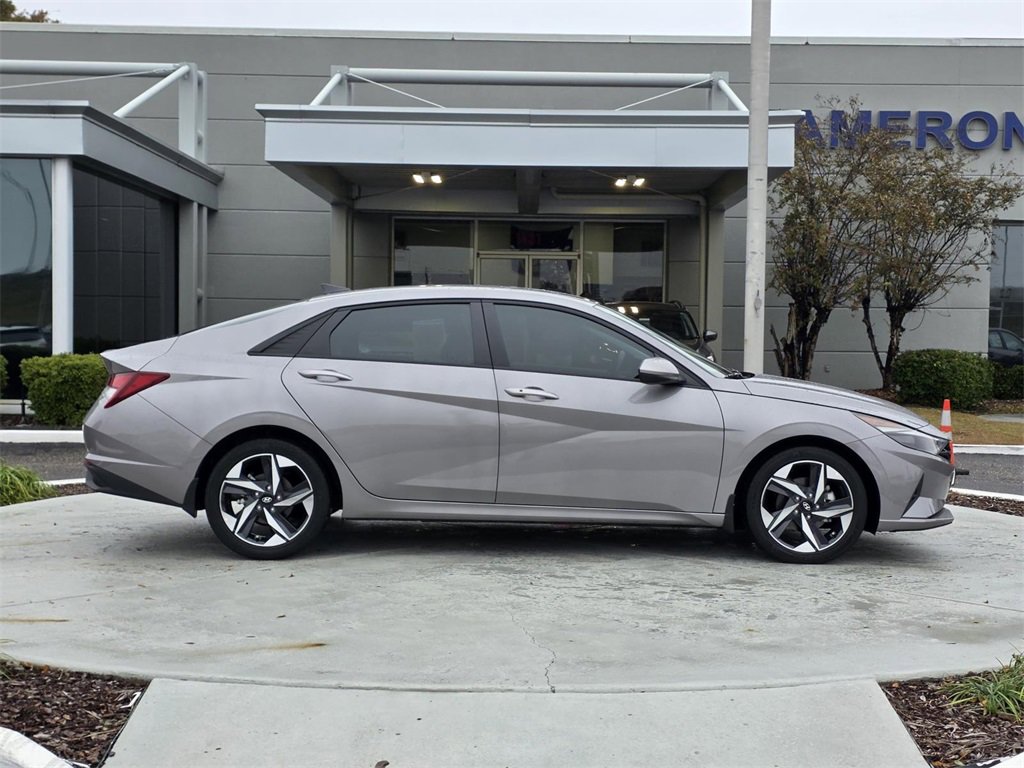 Used 2023 Hyundai Elantra SEL w/ Convenience Package image 32