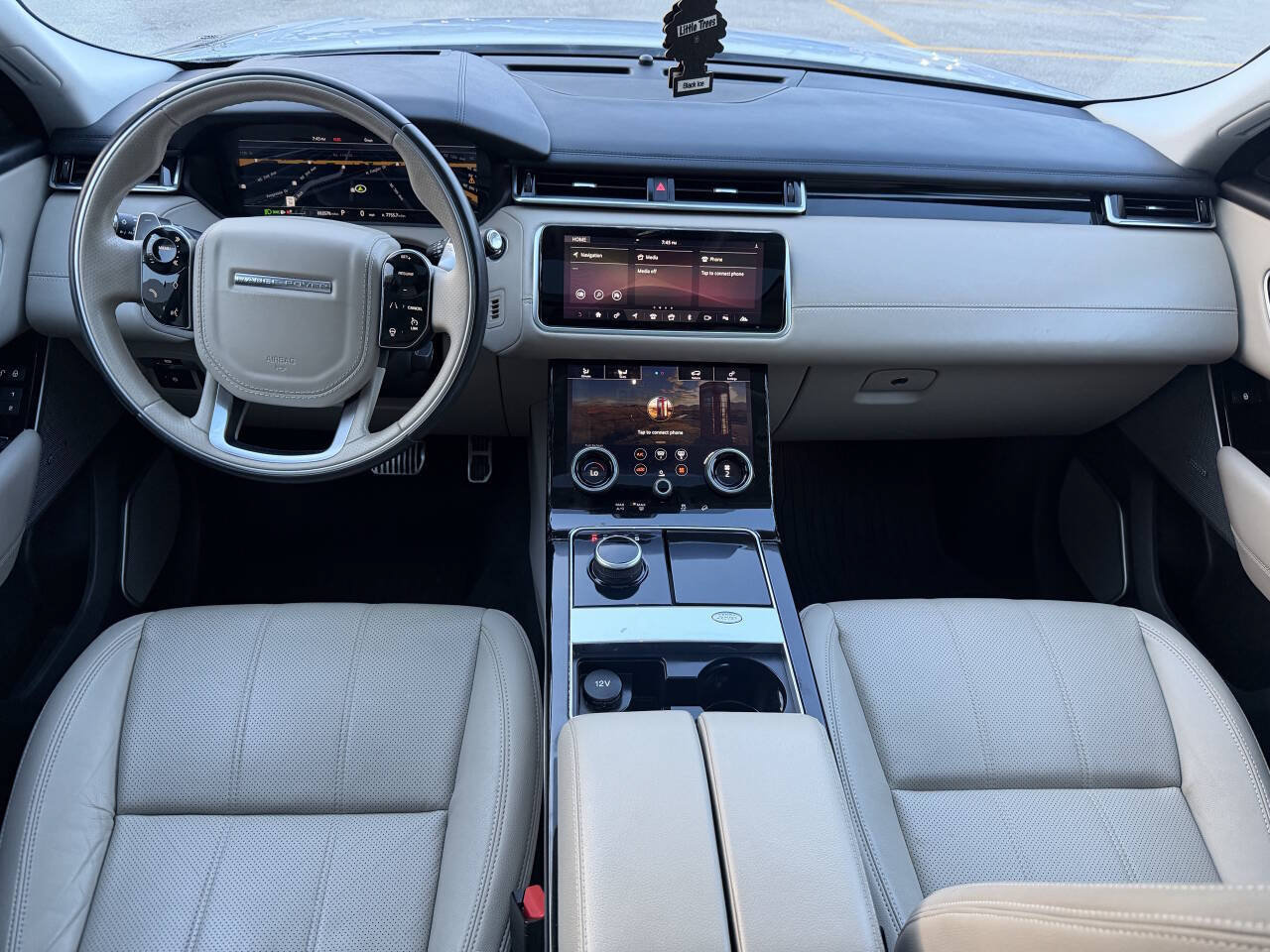 Used 2018 Land Rover Range Rover Velar R-Dynamic SE AWD/4WD image 28