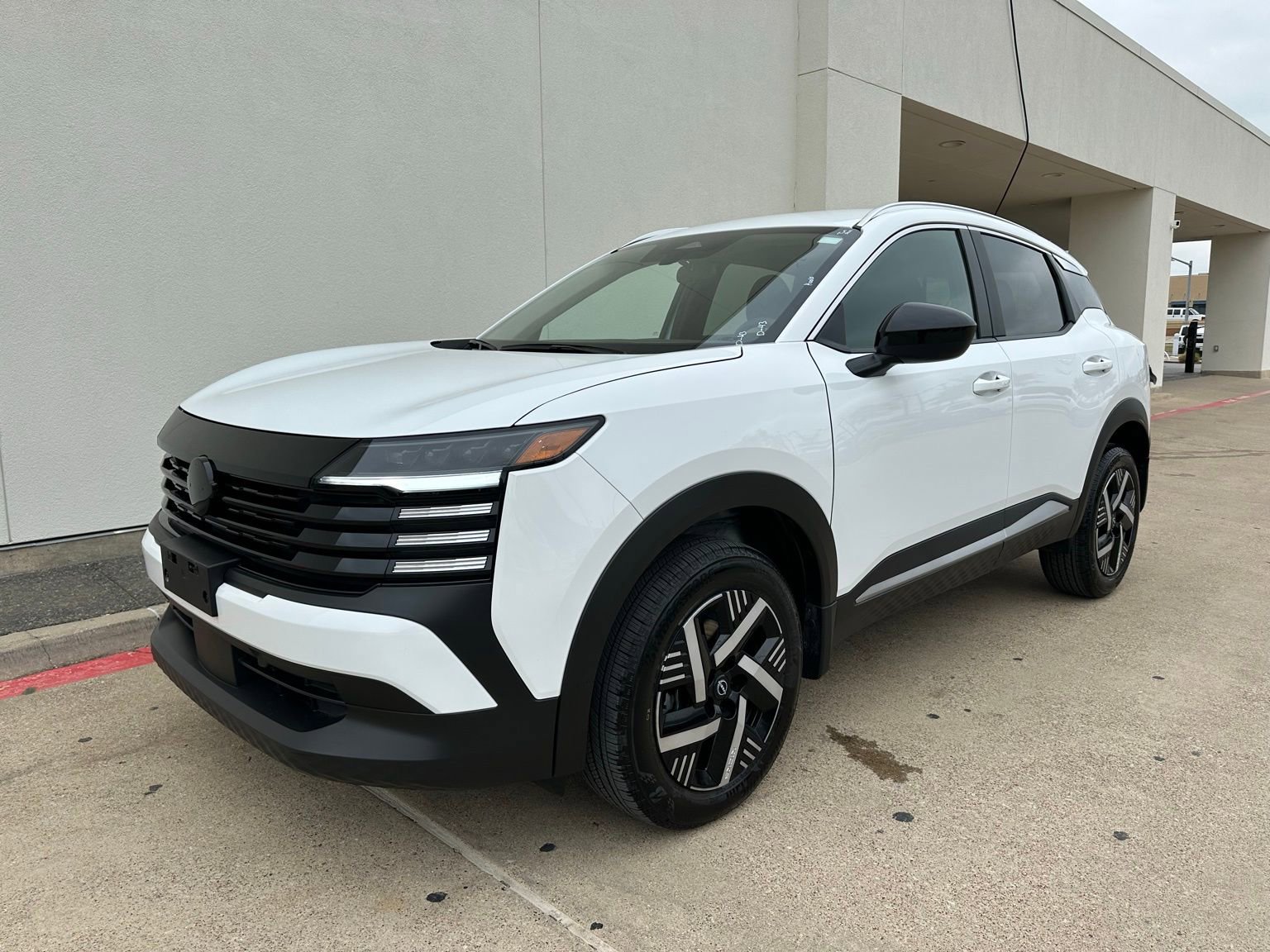 Used 2026 Nissan Kicks SV image 3