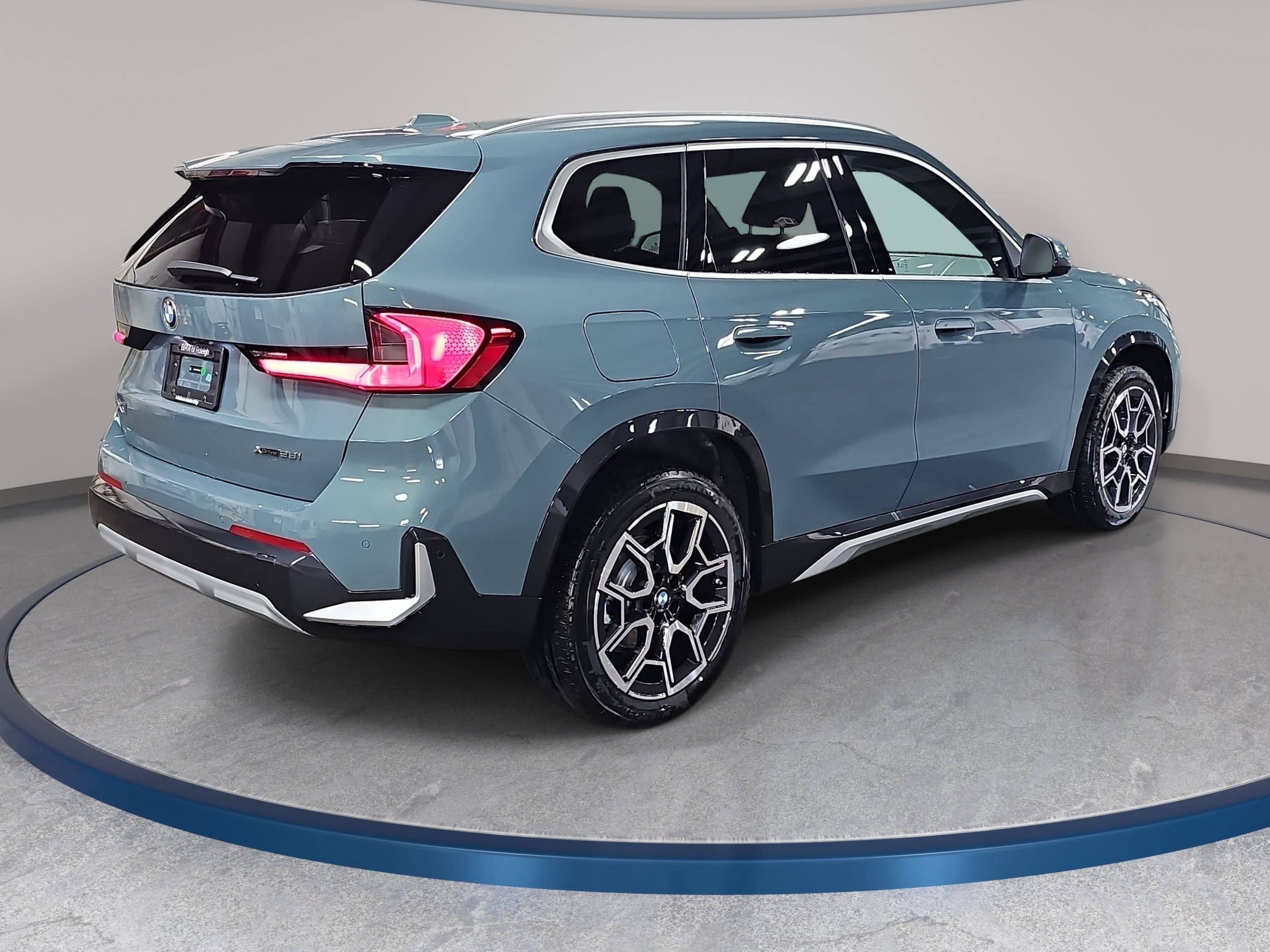 New 2026 BMW X1 xDrive28i w/ Technology Package AWD/4WD image 5