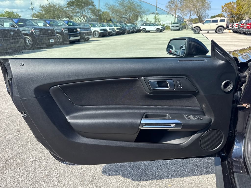 Used 2021 Ford Mustang Coupe image 13
