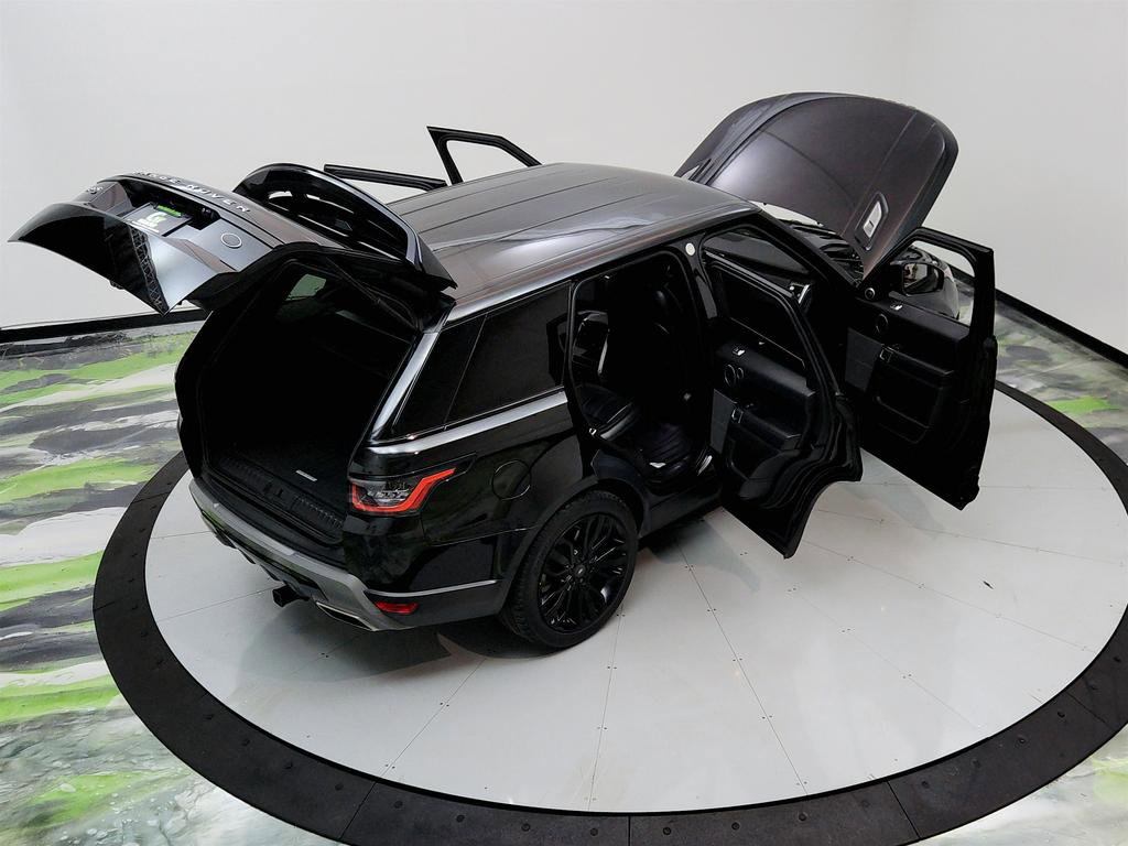 Used 2020 Land Rover Range Rover Sport SE image 36