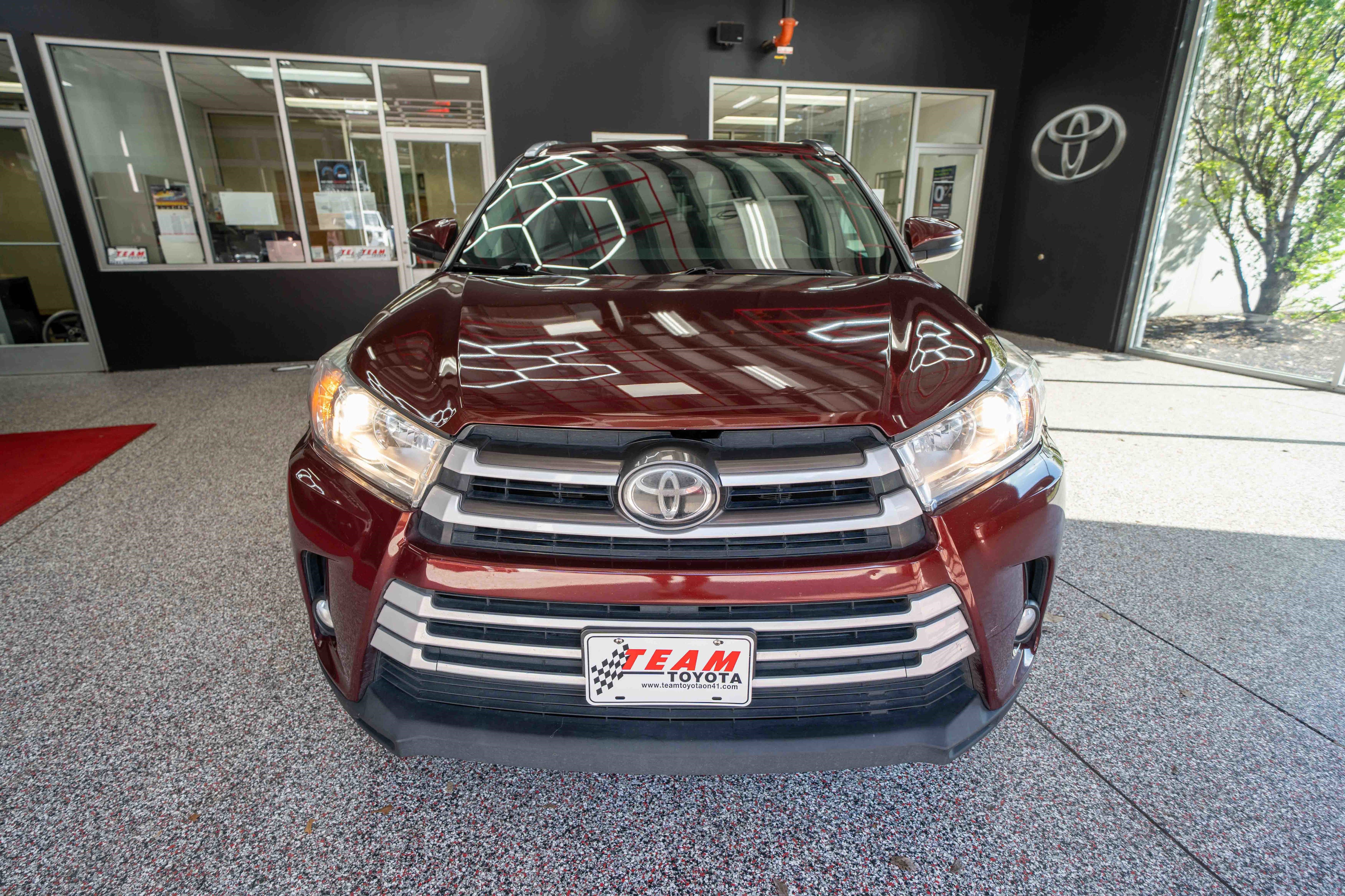 Used 2017 Toyota Highlander XLE image 6