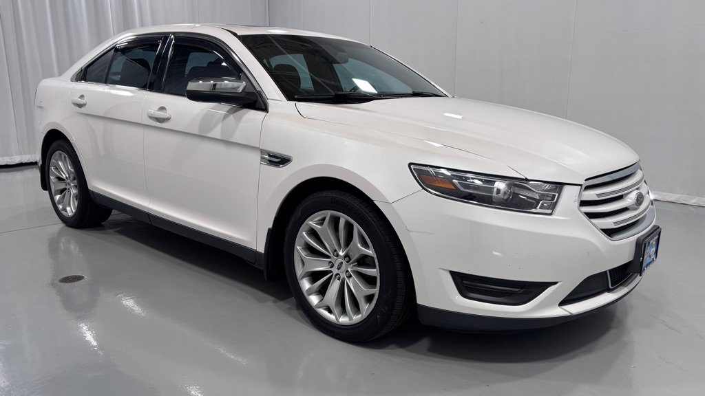 Used 2016 Ford Taurus Limited FWD image 3