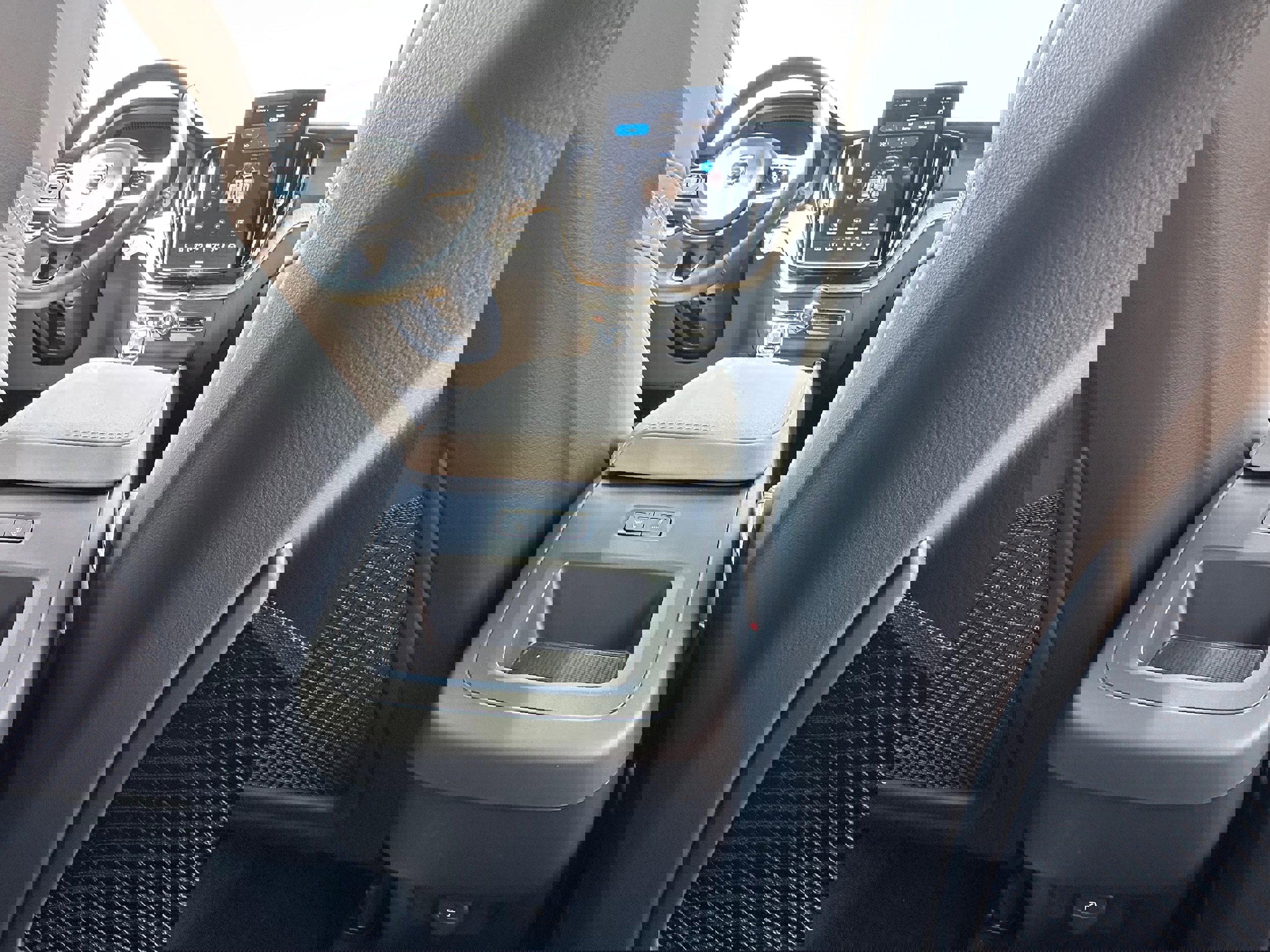 New 2026 Volvo XC60 B5 Core w/ Climate Package image 11