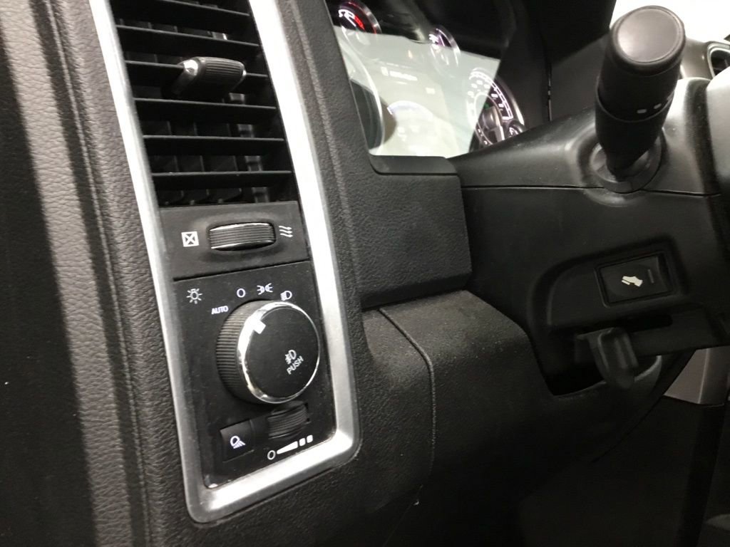 Used 2018 RAM 3500 Laramie Longhorn image 10