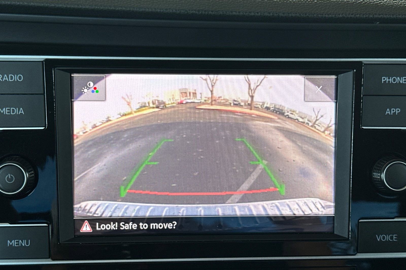 Used 2024 Volkswagen Jetta SE image 20