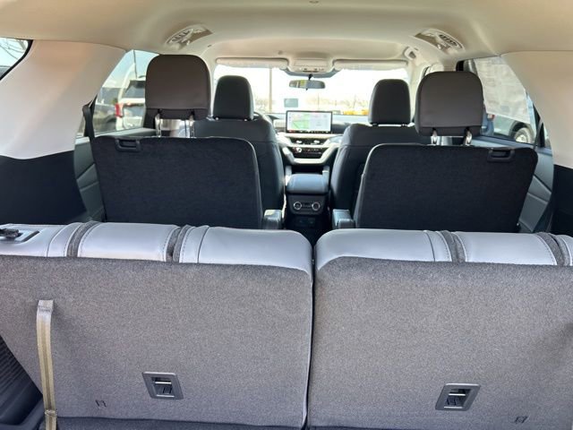 New 2026 Ford Explorer Active w/ Active Comfort Package image 13