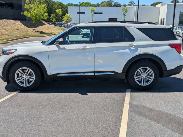 Used 2022 Ford Explorer XLT w/ Equipment Group 202A image 7