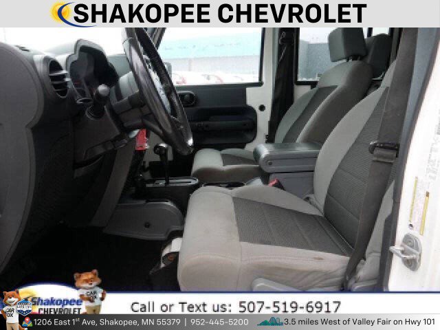 Used 2010 Jeep Wrangler Unlimited Rubicon image 7