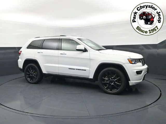 Used 2021 Jeep Grand Cherokee Laredo AWD/4WD image 1