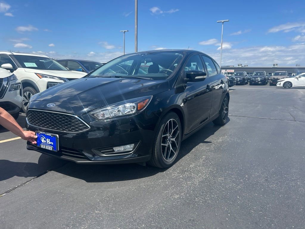 Used 2018 Ford Focus SEL w/ Cold Weather Package FWD image 2