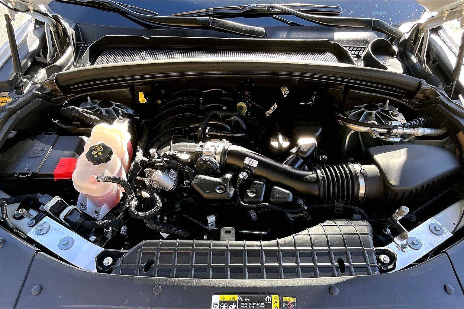 Certified 2025 Jeep Grand Cherokee Laredo w/ Luxury Tech Group I image 11