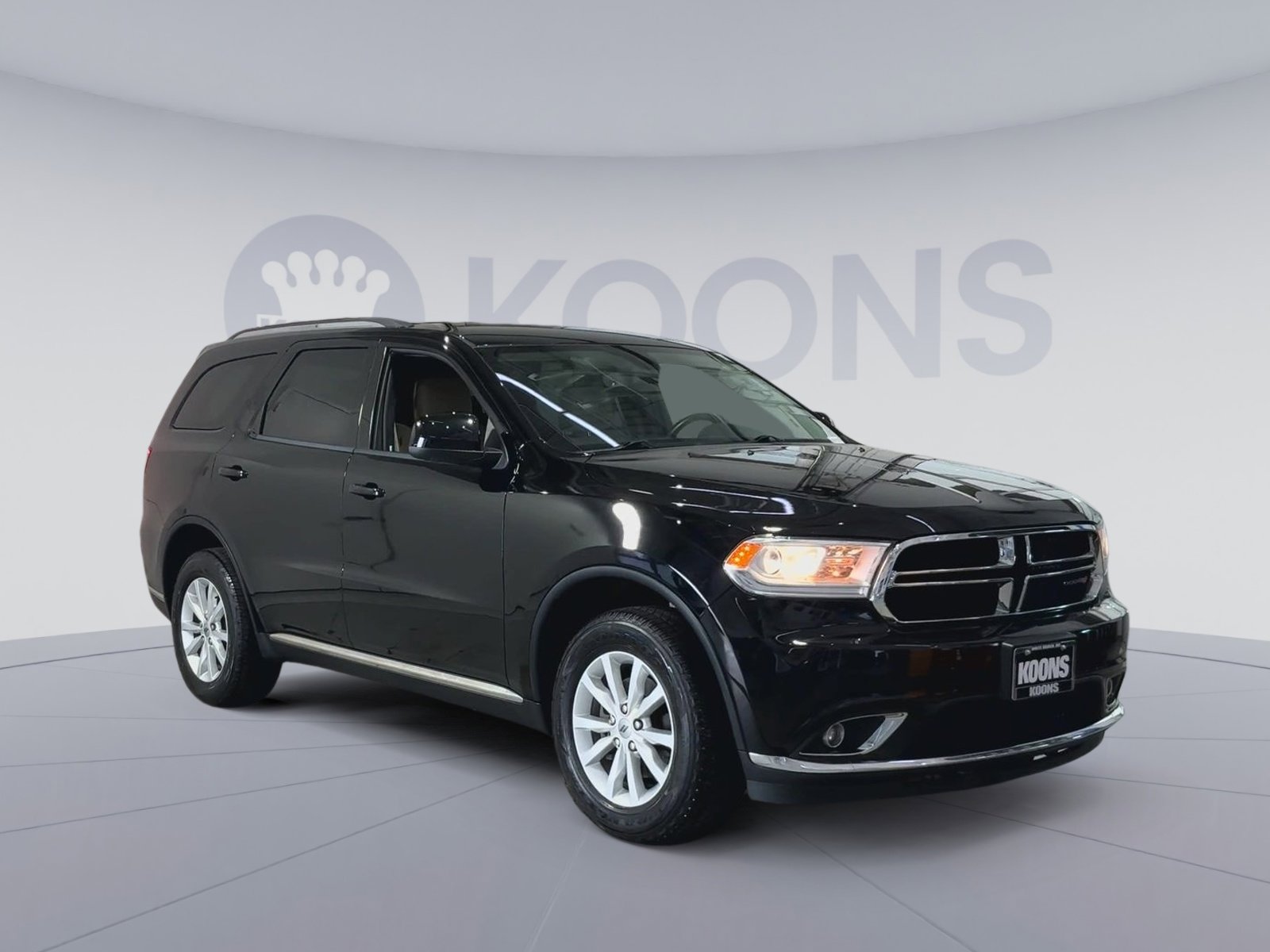 Used 2019 Dodge Durango SXT image 2