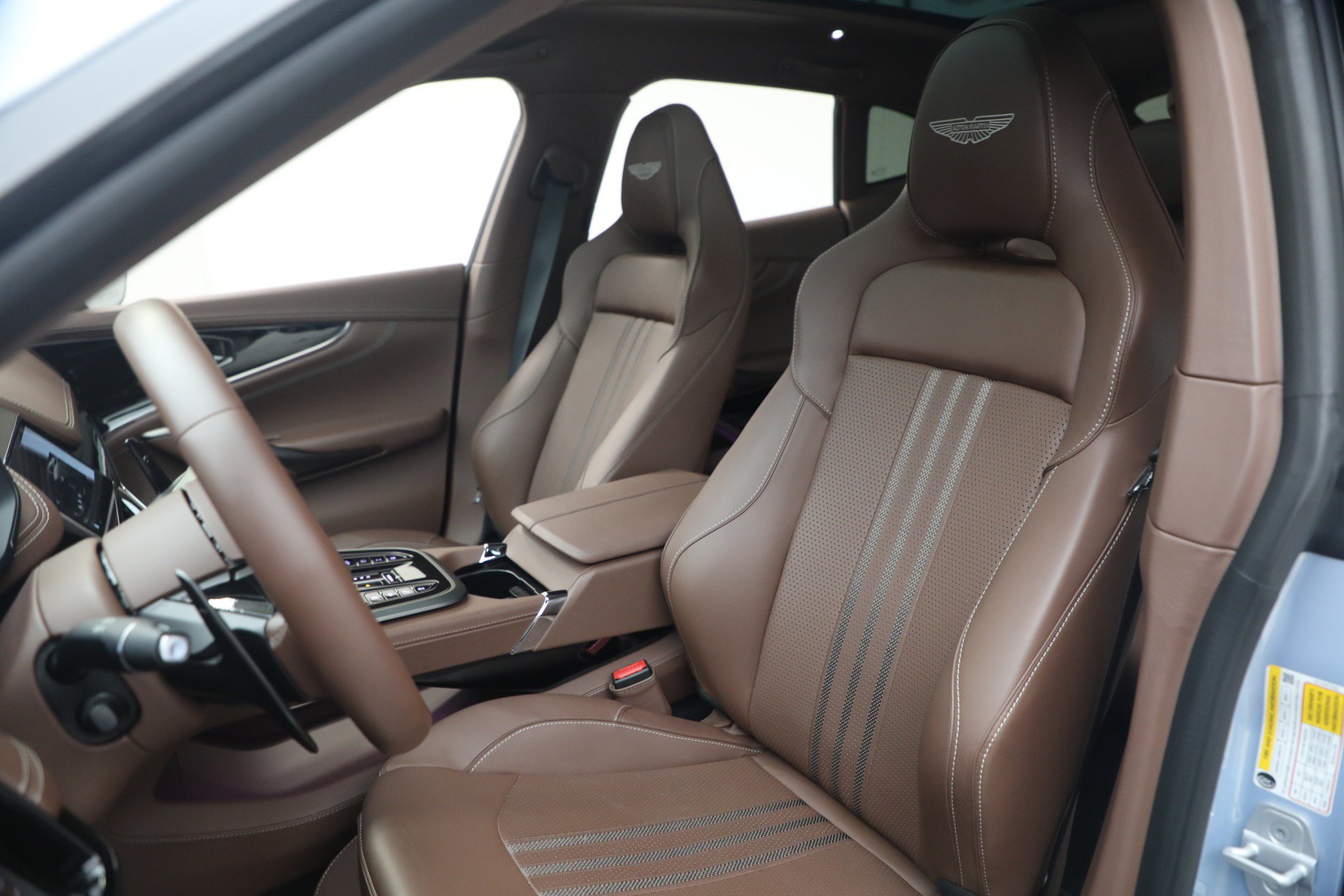 Used 2026 Aston Martin DBX 707 AWD/4WD image 16