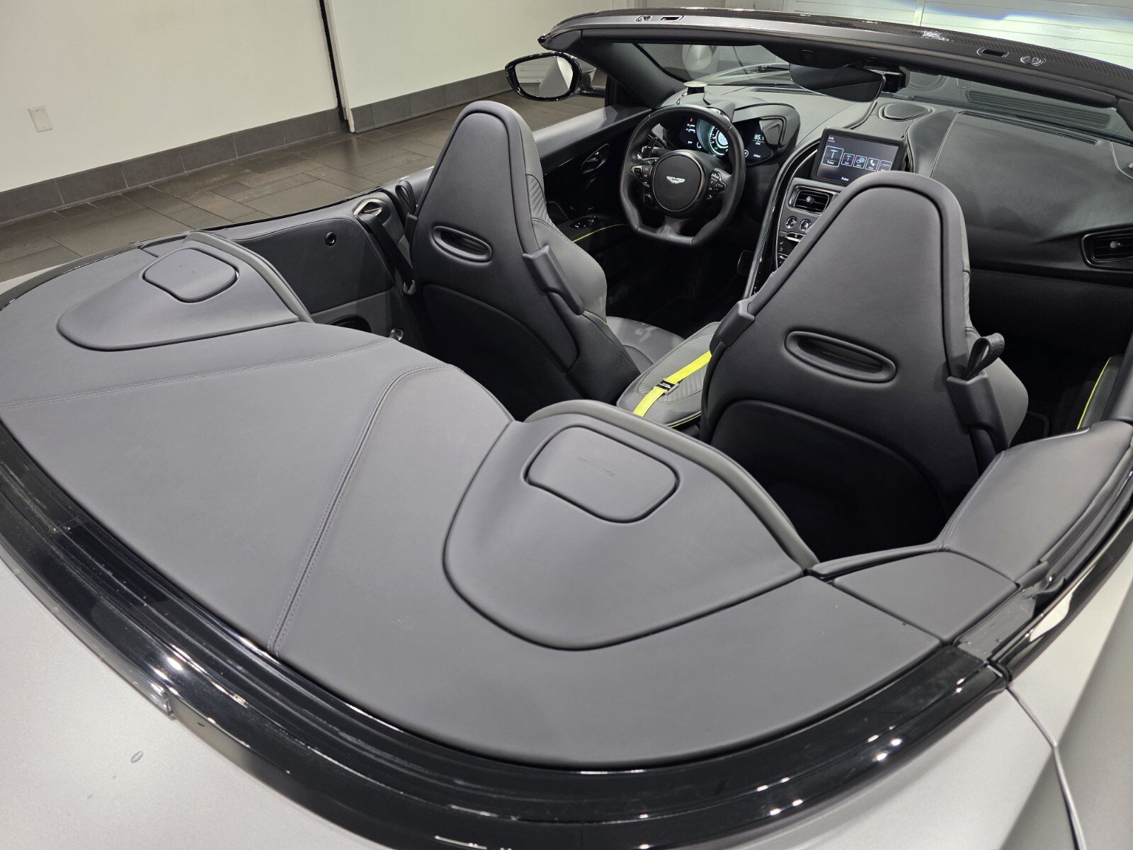 Used 2023 Aston Martin DBS Superleggera Volante RWD image 29