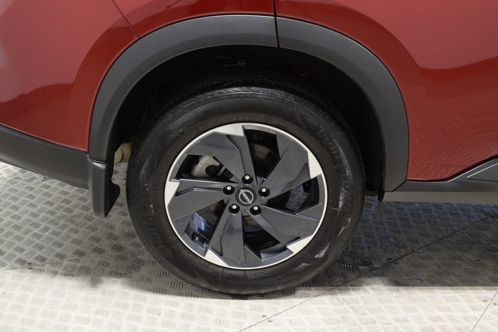 Used 2025 Nissan Rogue SV AWD/4WD image 37