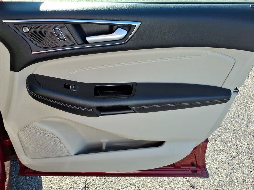 Used 2020 Ford Edge Titanium w/ Equipment Group 301A AWD/4WD image 14