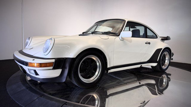 Used 1989 Porsche 911 Carrera RWD image 19