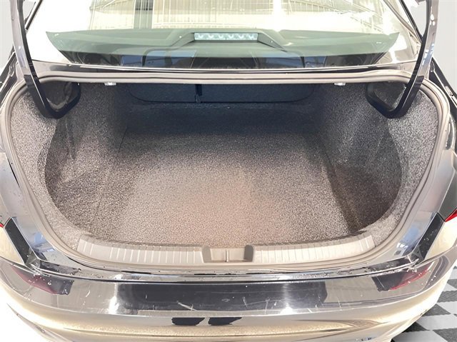 Used 2025 Volkswagen Jetta Sport image 9