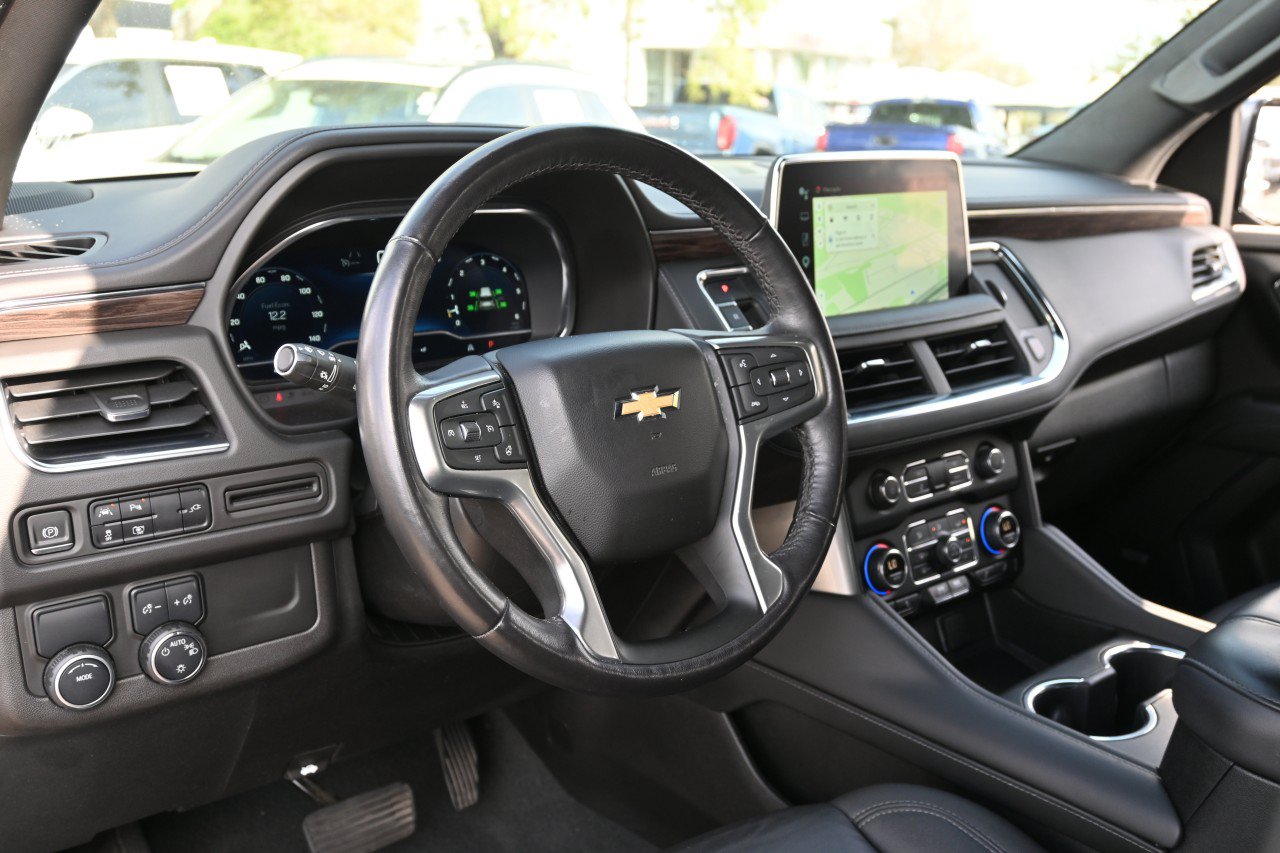 Used 2022 Chevrolet Tahoe LT w/ Luxury Package RWD image 17