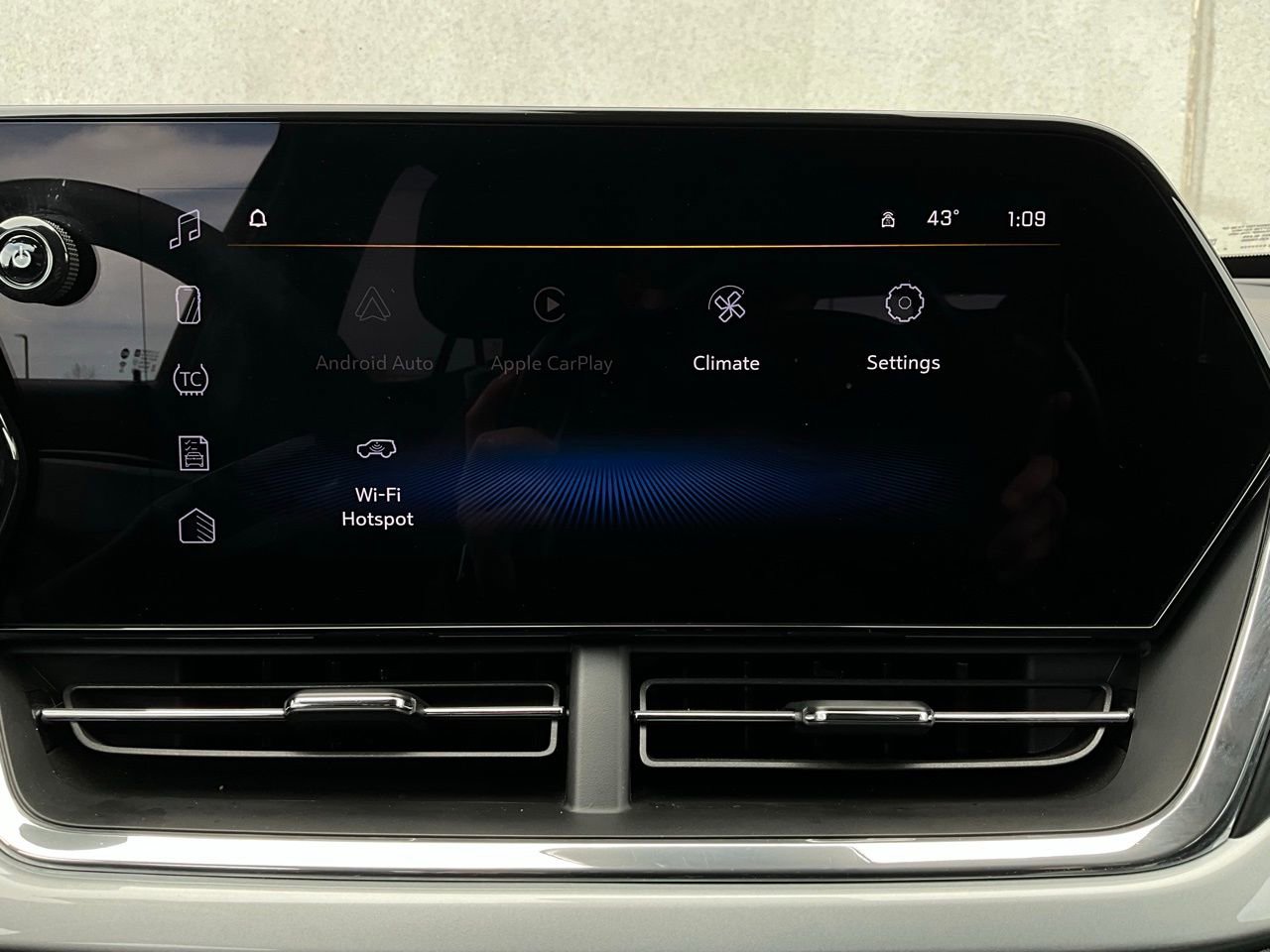 Used 2025 Chevrolet Trax LT image 27