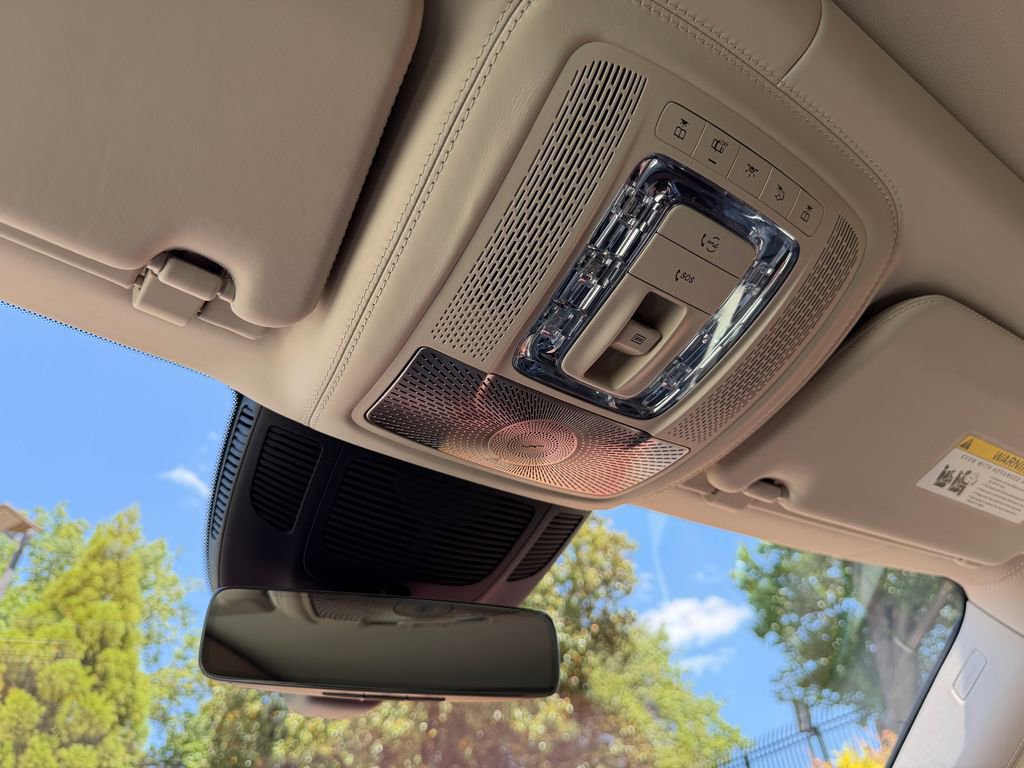 Used 2023 Mercedes-Benz Maybach GLS 600 4MATIC image 39