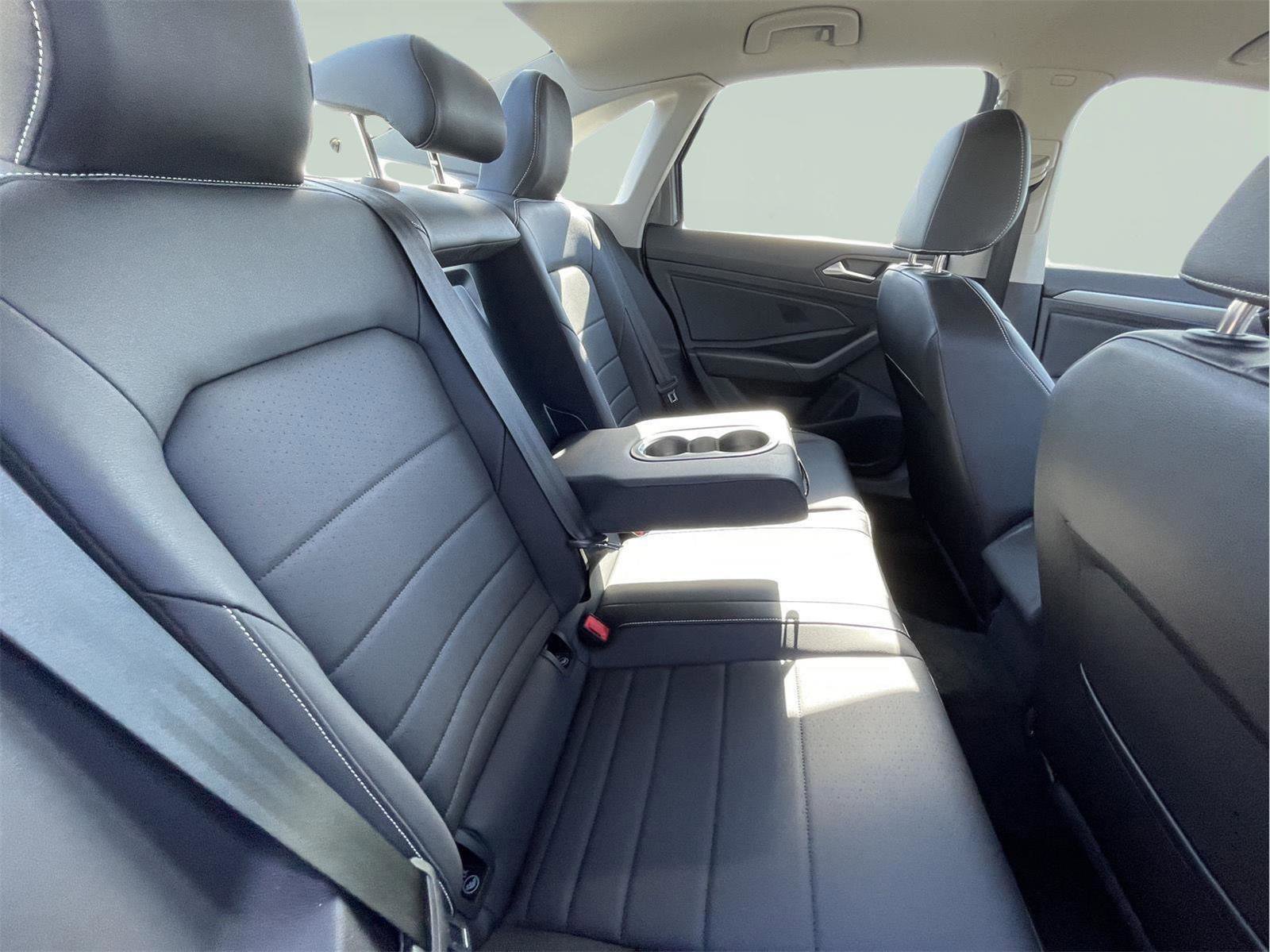 Used 2023 Volkswagen Jetta SE FWD image 18
