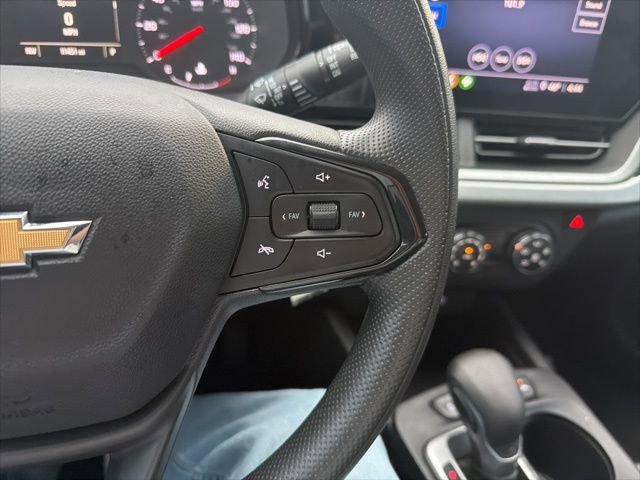 Used 2024 Chevrolet Trax LS image 30