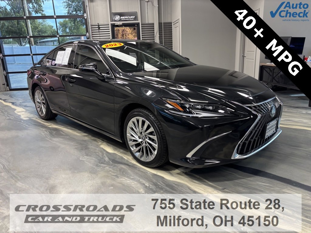 Used 2023 Lexus ES 300h w/ Luxury Package image 1