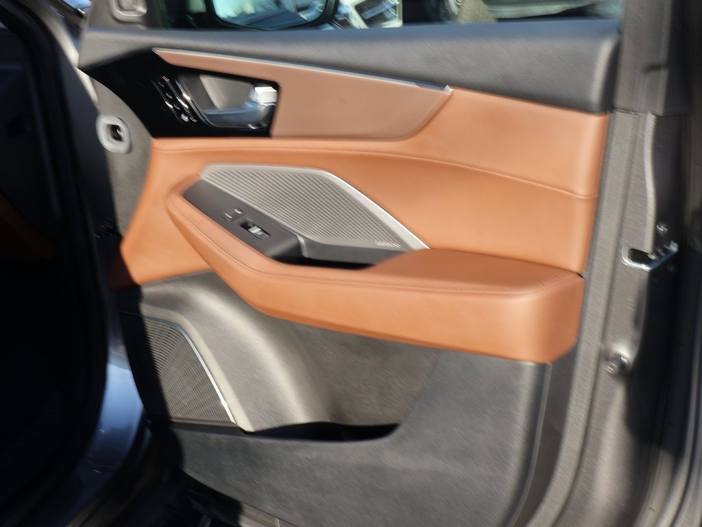 Used 2024 Acura MDX SH-AWD w/ Technology Package image 11