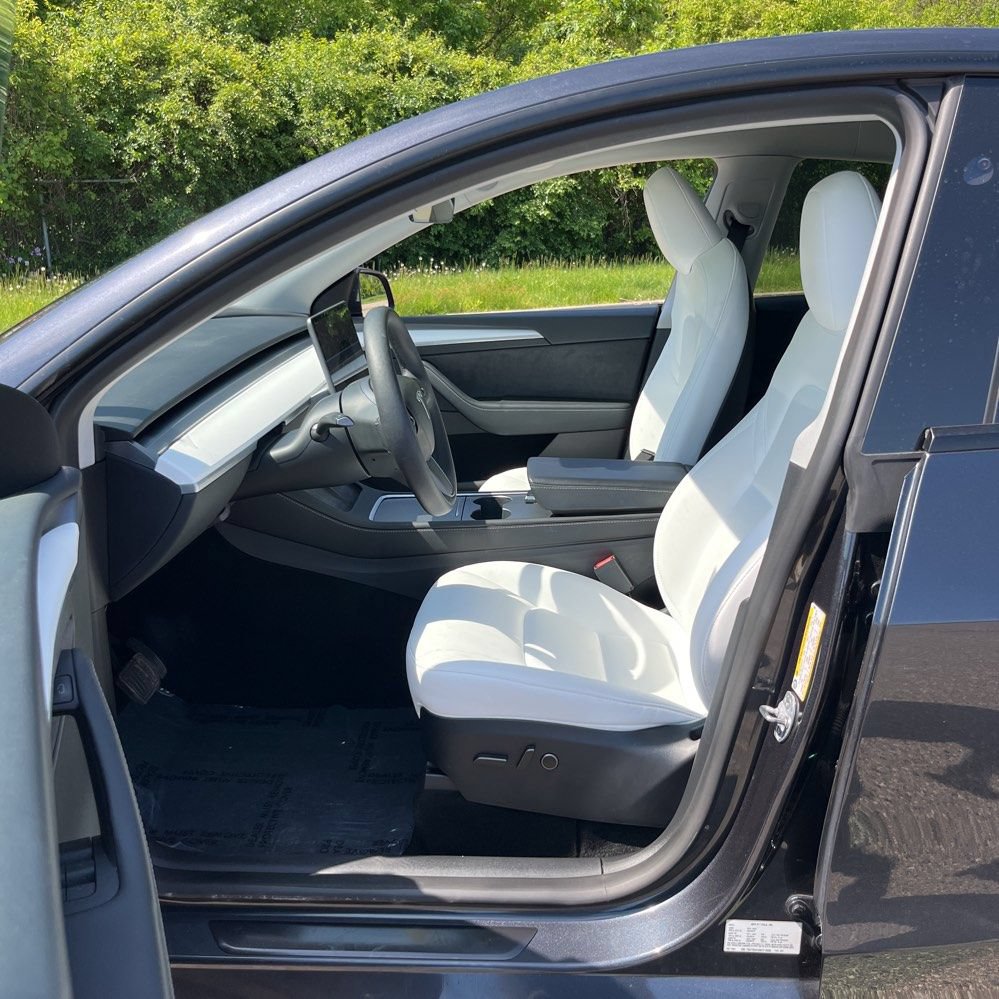 Used 2025 Tesla Model Y Long Range AWD/4WD image 3