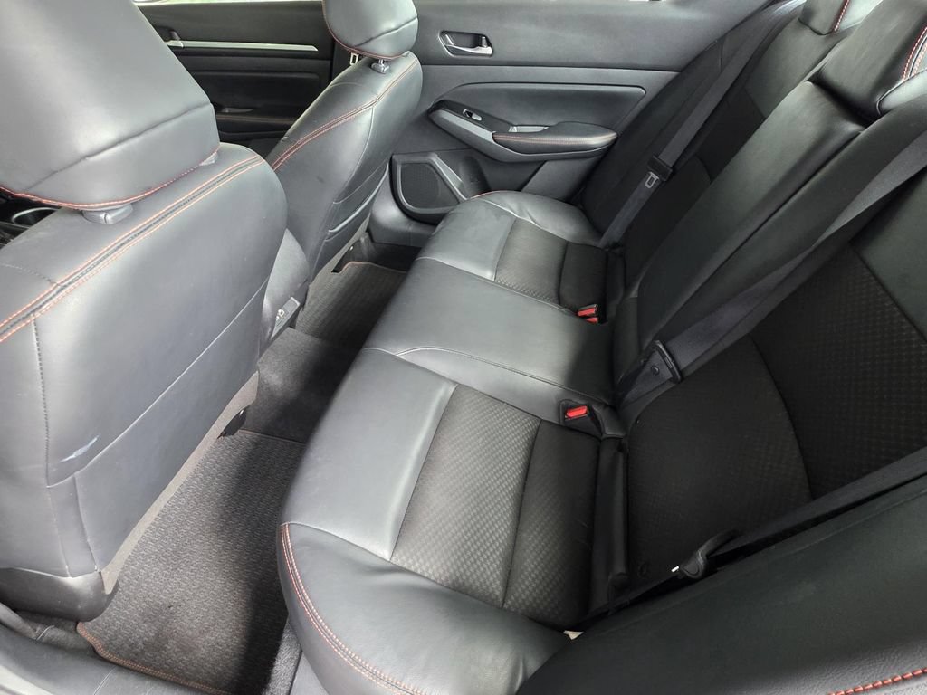 Used 2024 Nissan Altima 2.5 SR FWD image 9