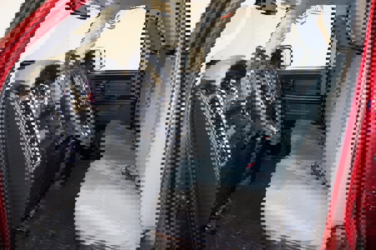 Used 2018 RAM 1500 Express image 31