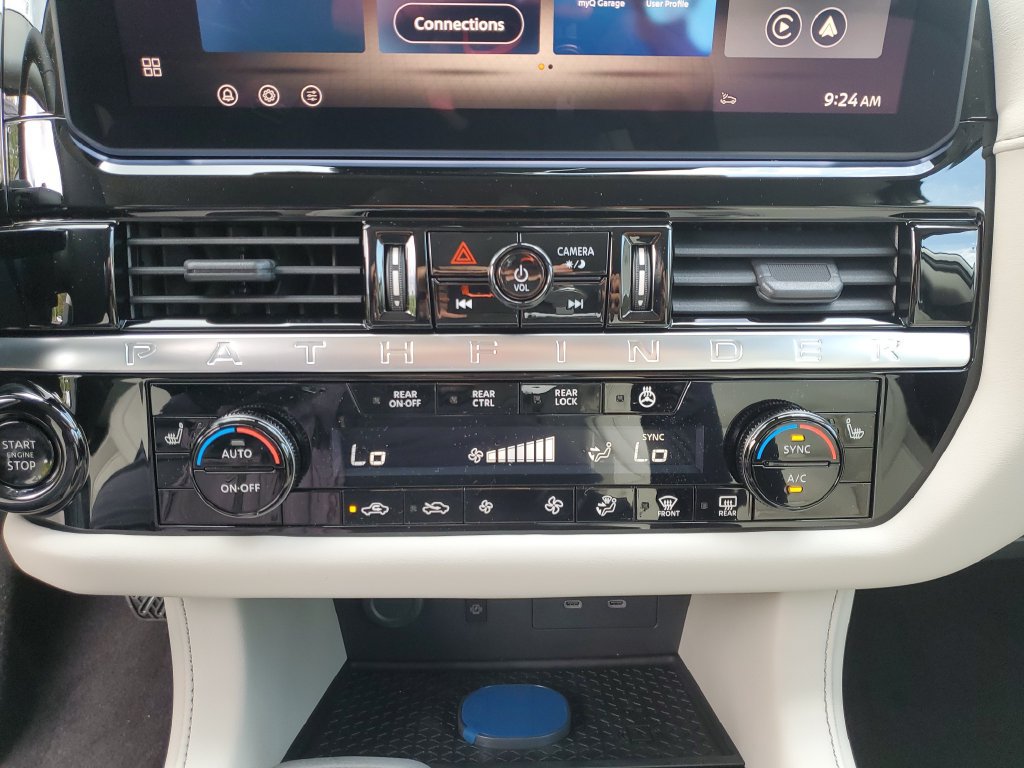 New 2026 Nissan Pathfinder SL FWD image 30