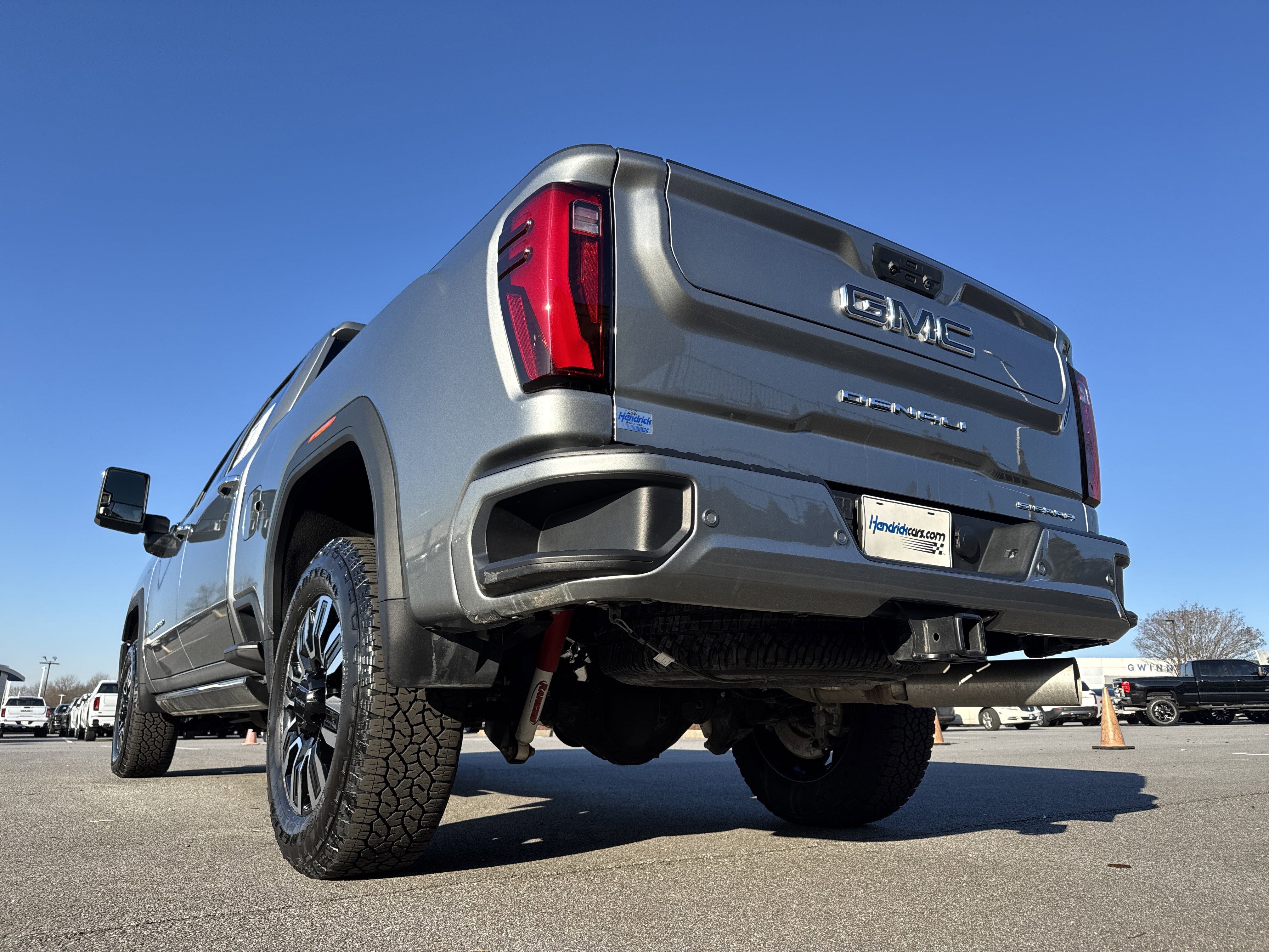 Used 2025 GMC Sierra 2500 Denali Ultimate image 8