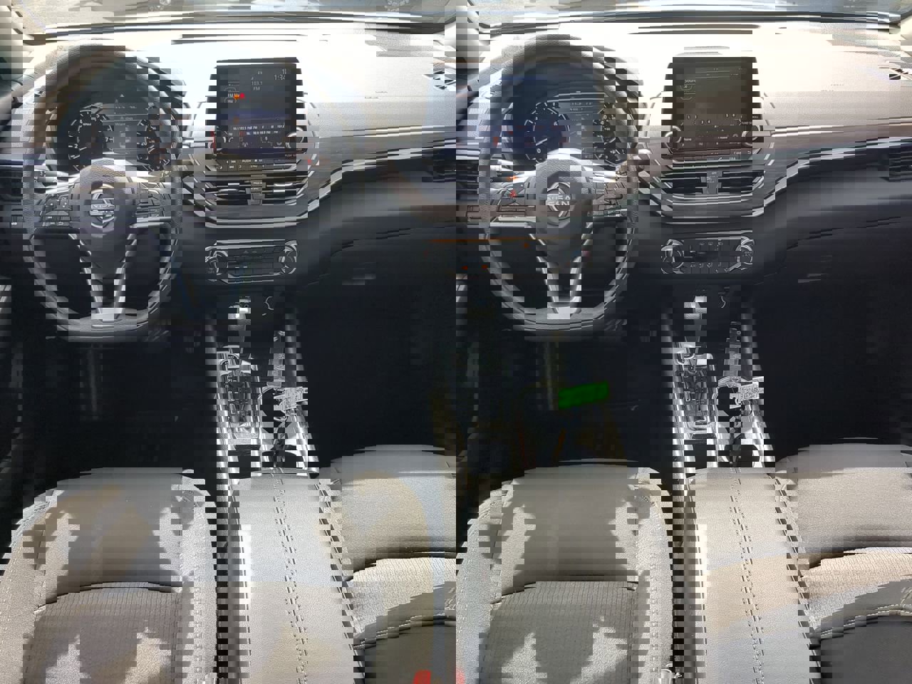 Used 2024 Nissan Altima 2.5 SV image 13