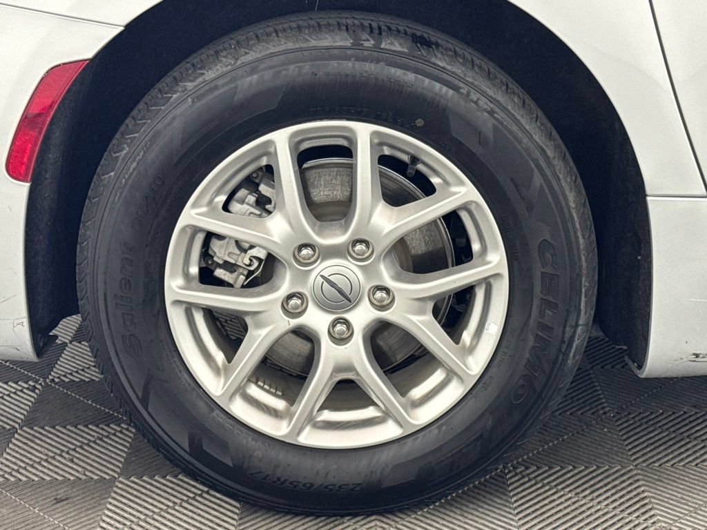 Certified 2024 Chrysler Pacifica Touring-L FWD image 16
