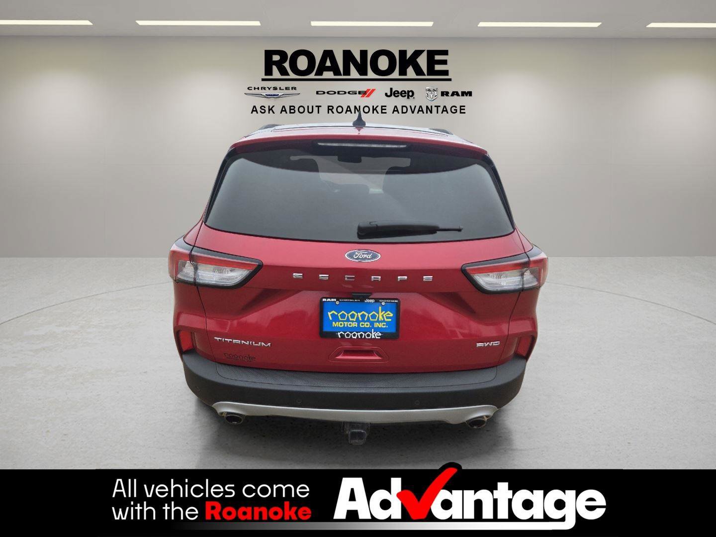 Used 2022 Ford Escape Titanium w/ Class II Trailer Tow Package image 8