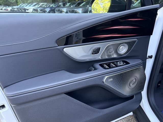 New 2026 Lincoln Nautilus Reserve AWD/4WD image 13