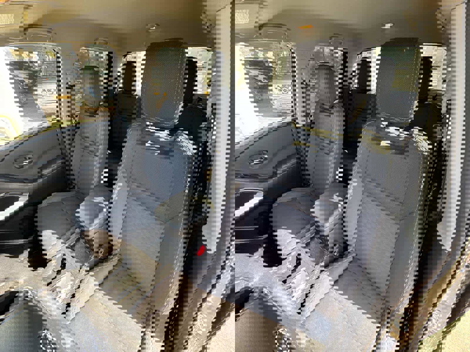 Used 2023 Nissan Frontier SV image 49