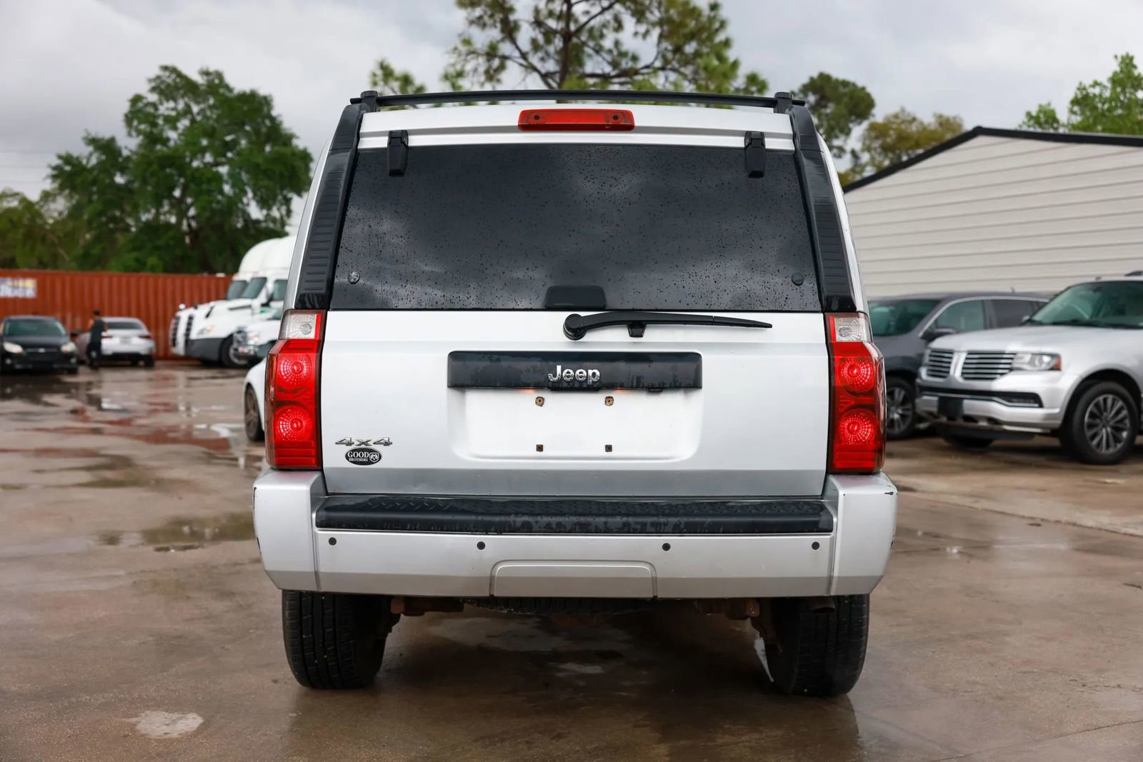 Used 2010 Jeep Commander Sport image 5