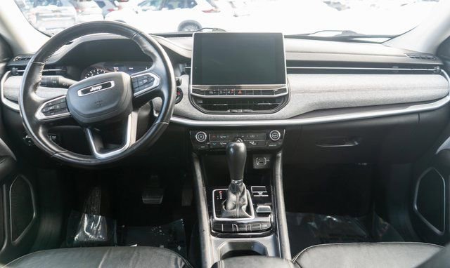 Used 2022 Jeep Compass Latitude image 15