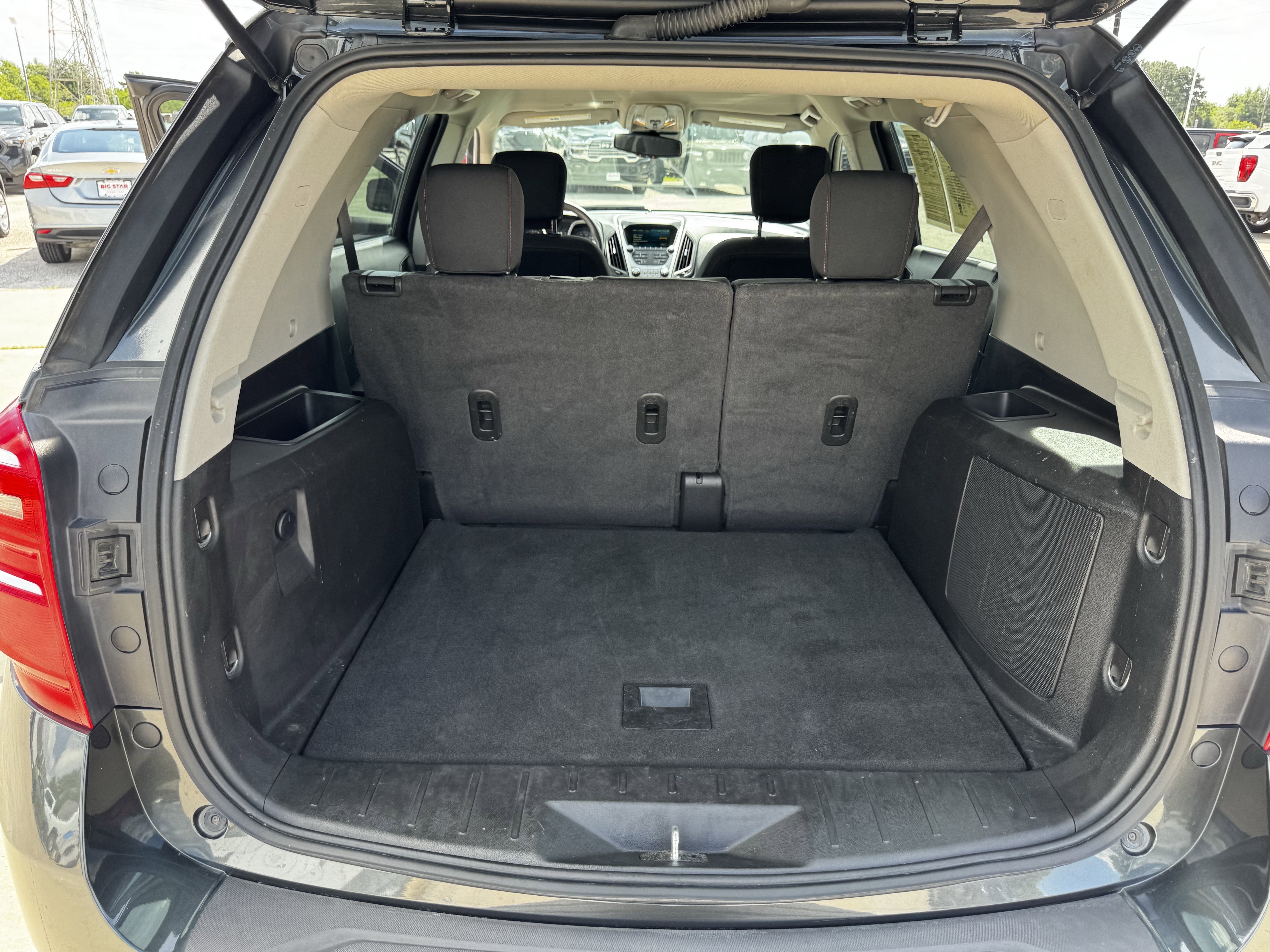 Used 2017 Chevrolet Equinox LS FWD image 28