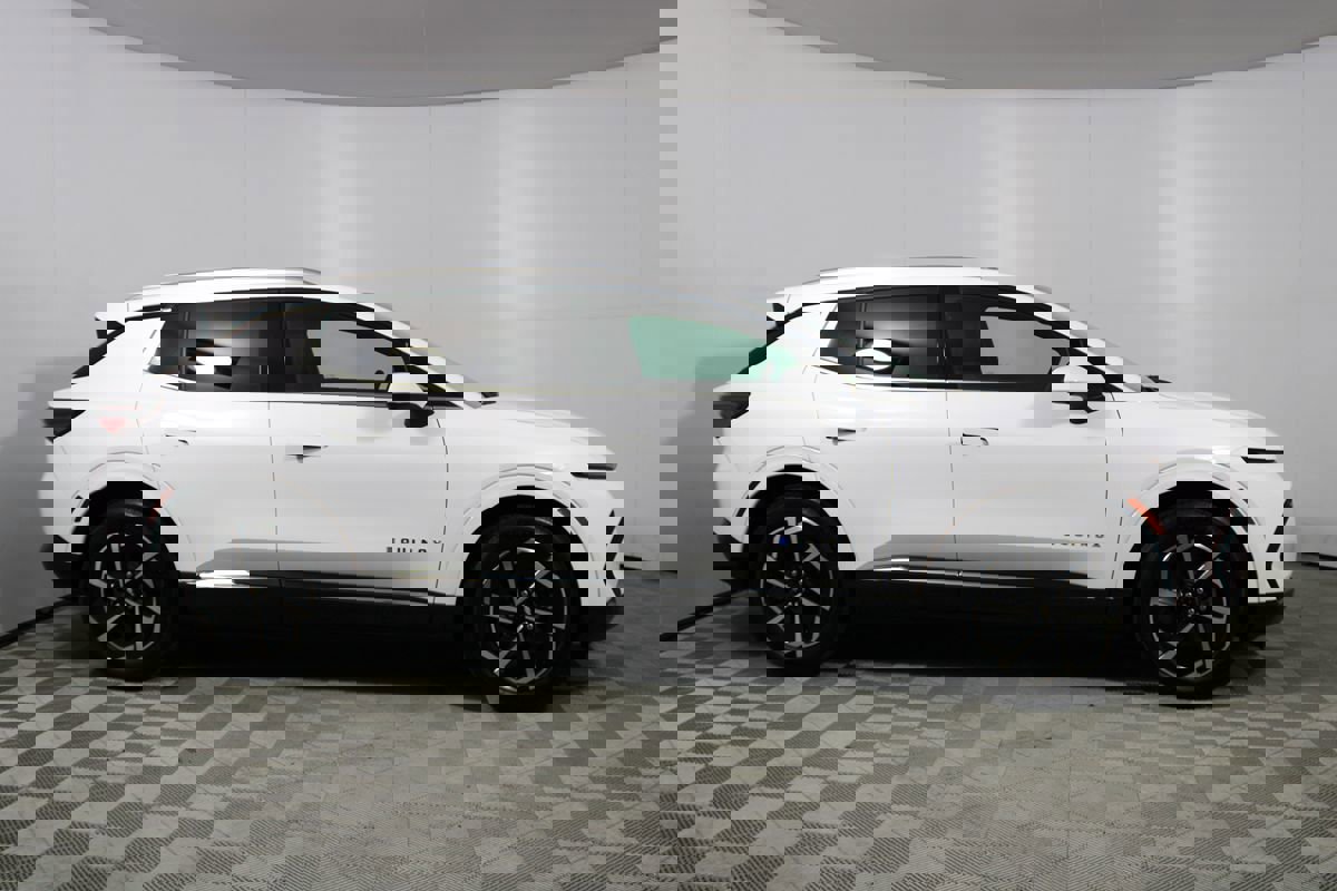 Used 2024 Chevrolet Equinox EV LT image 34