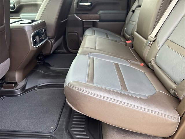Used 2023 GMC Sierra 3500 Denali w/ Technology Package image 15