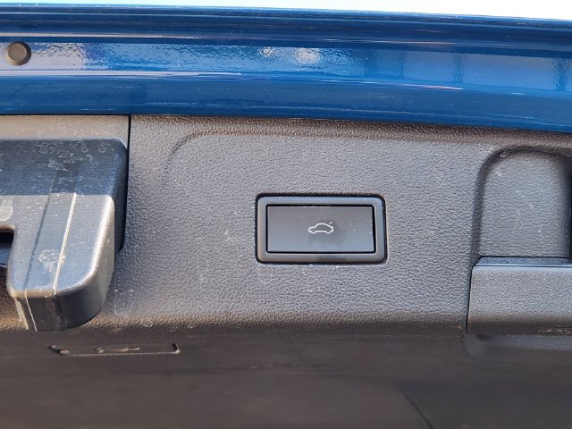 Used 2025 Volkswagen Atlas SEL AWD/4WD image 39