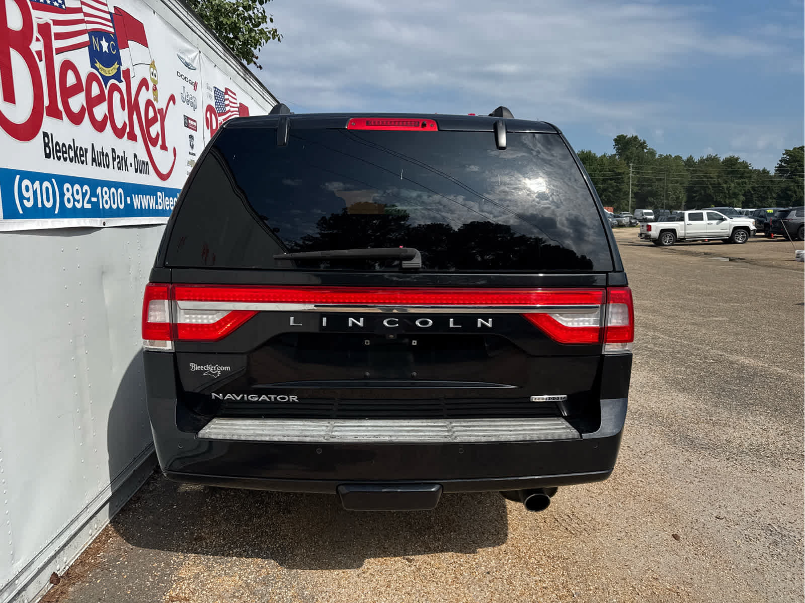 Used 2015 Lincoln Navigator 2WD image 4