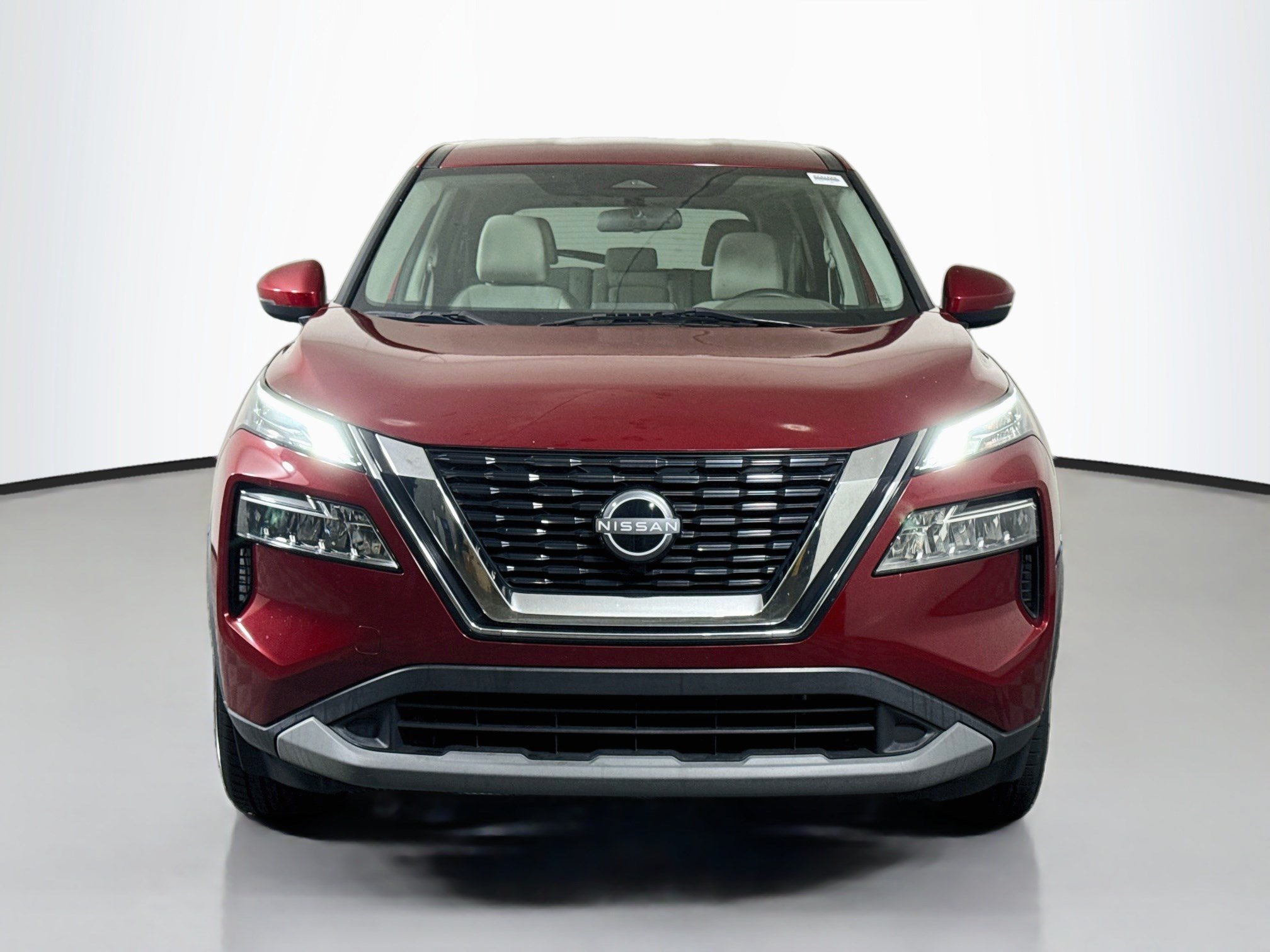 Used 2022 Nissan Rogue SV FWD image 2
