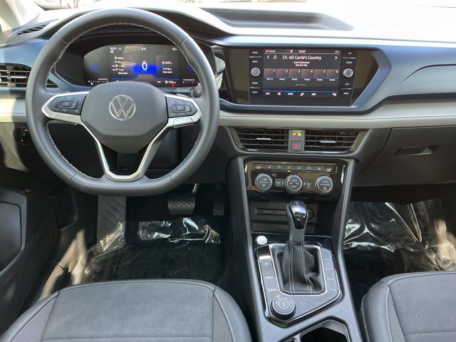 Certified 2024 Volkswagen Taos SE w/ Panoramic Sunroof Package AWD/4WD image 14